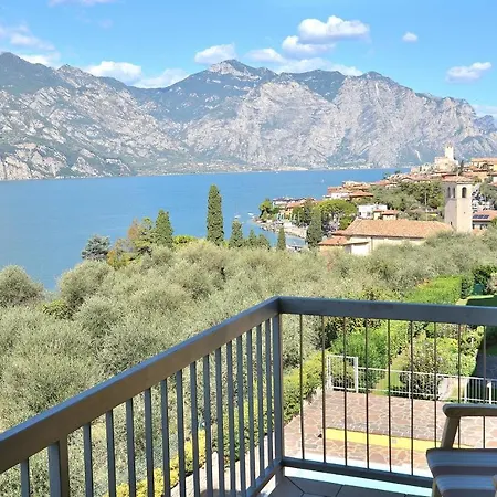 Apartmán La Perla With Pool