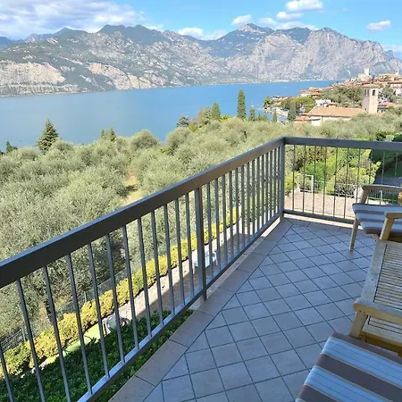 La Perla With Pool Daire *